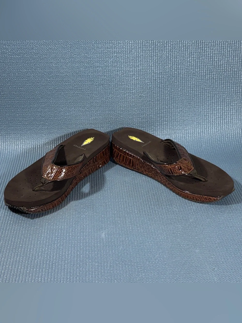 Volatile Women’s Mini Croco Wedge Sandals Size 8